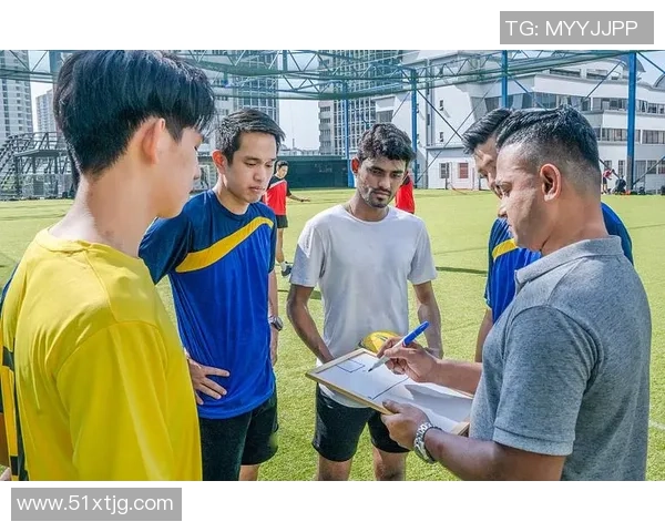 足球白板的魅力解析与战术应用探讨让我们一起领略足球的智慧与激情